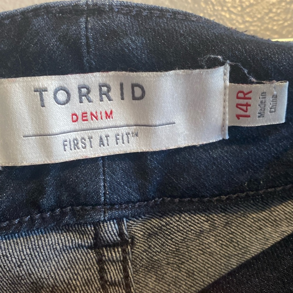 Torrid Jegging Dark Wash Blue Skinny Super Stretch Mid-Rise Jean, Size 14R - Picture 2 of 6